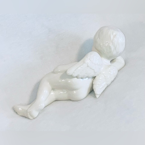 Ceramic Angel. - Picture 3 of 5